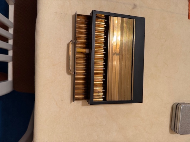 Luxusní dvoupatrová stolní kazeta na cigarety - 3