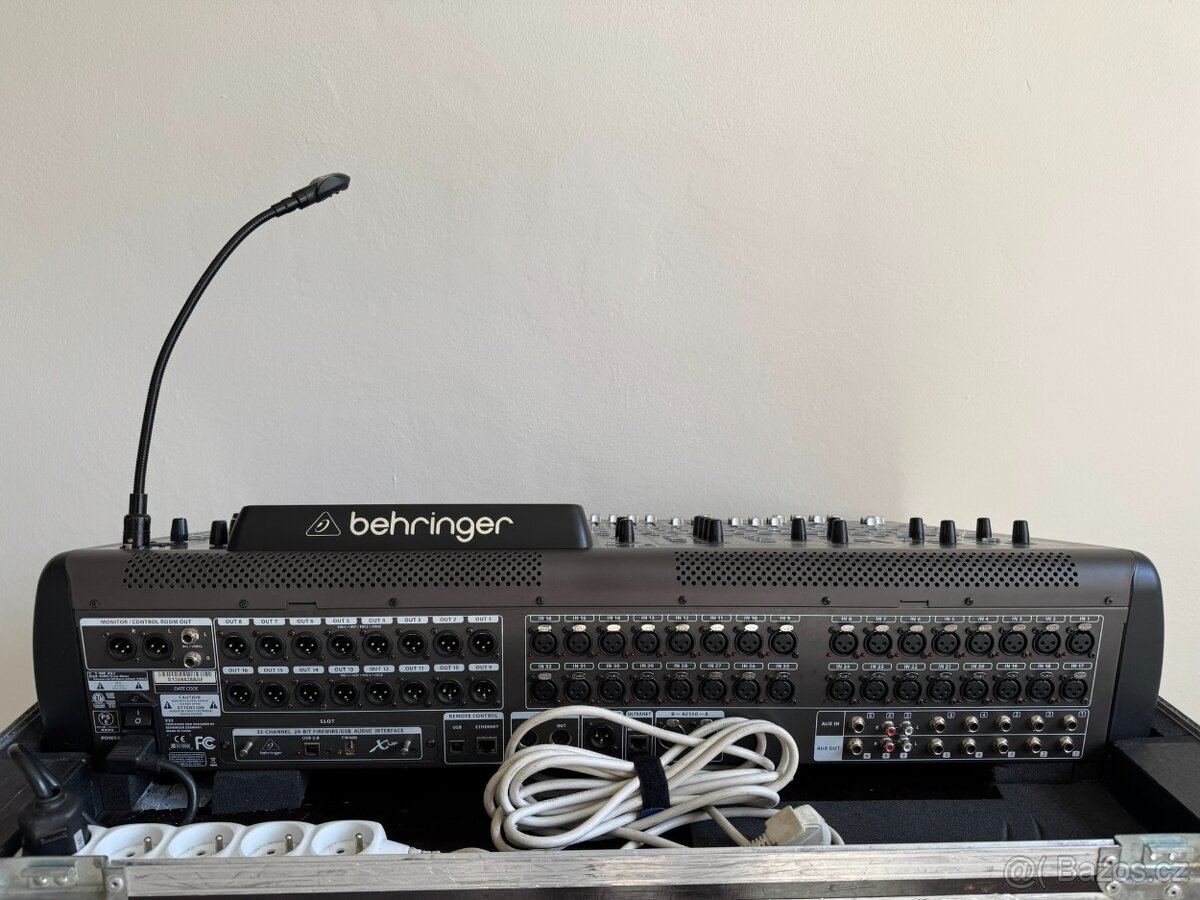 Behringer X32 + karta X-UF - 3