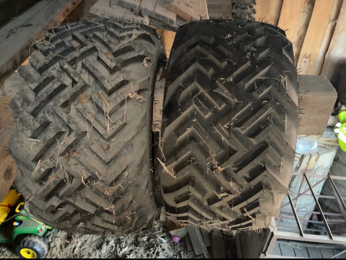 Prodám pneu 31-15,50r15 - 3