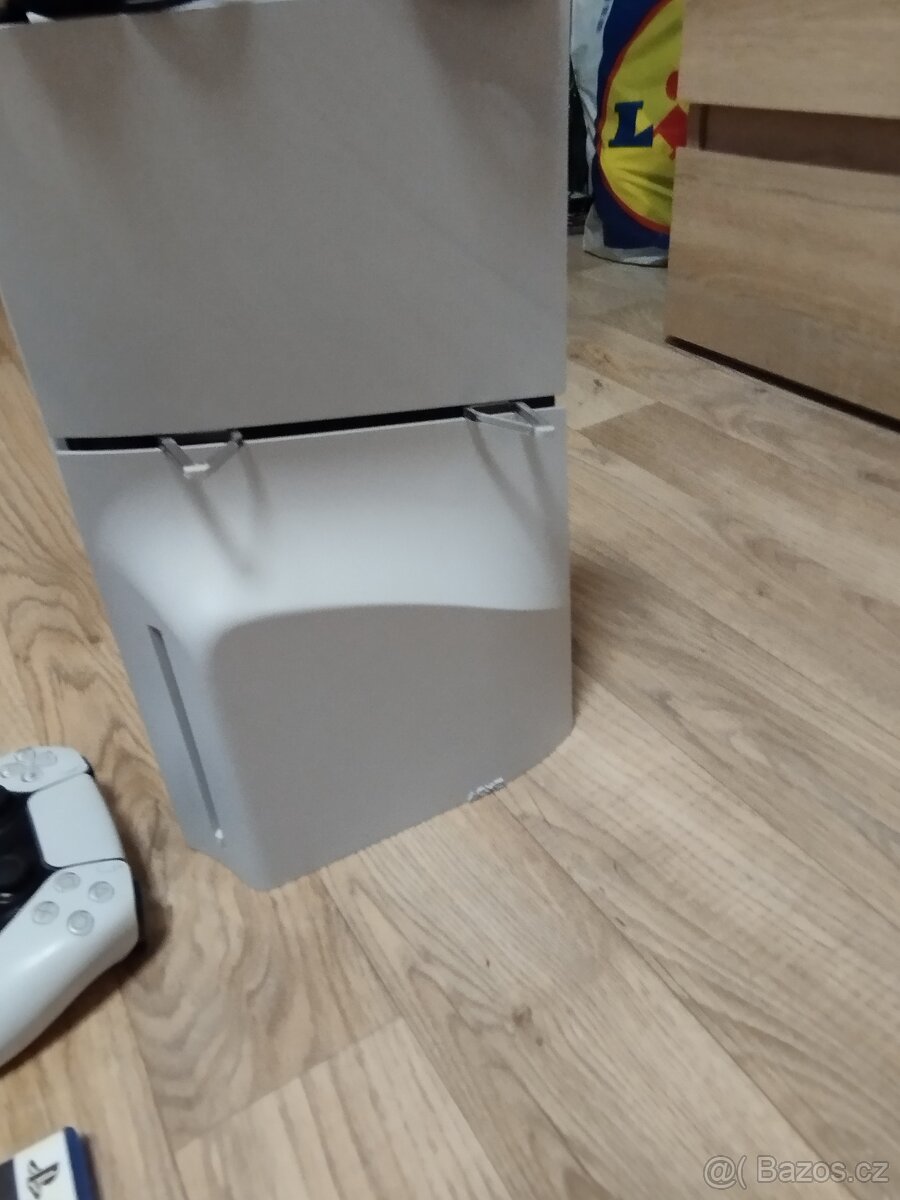 Prodám PlayStation 5 - 3