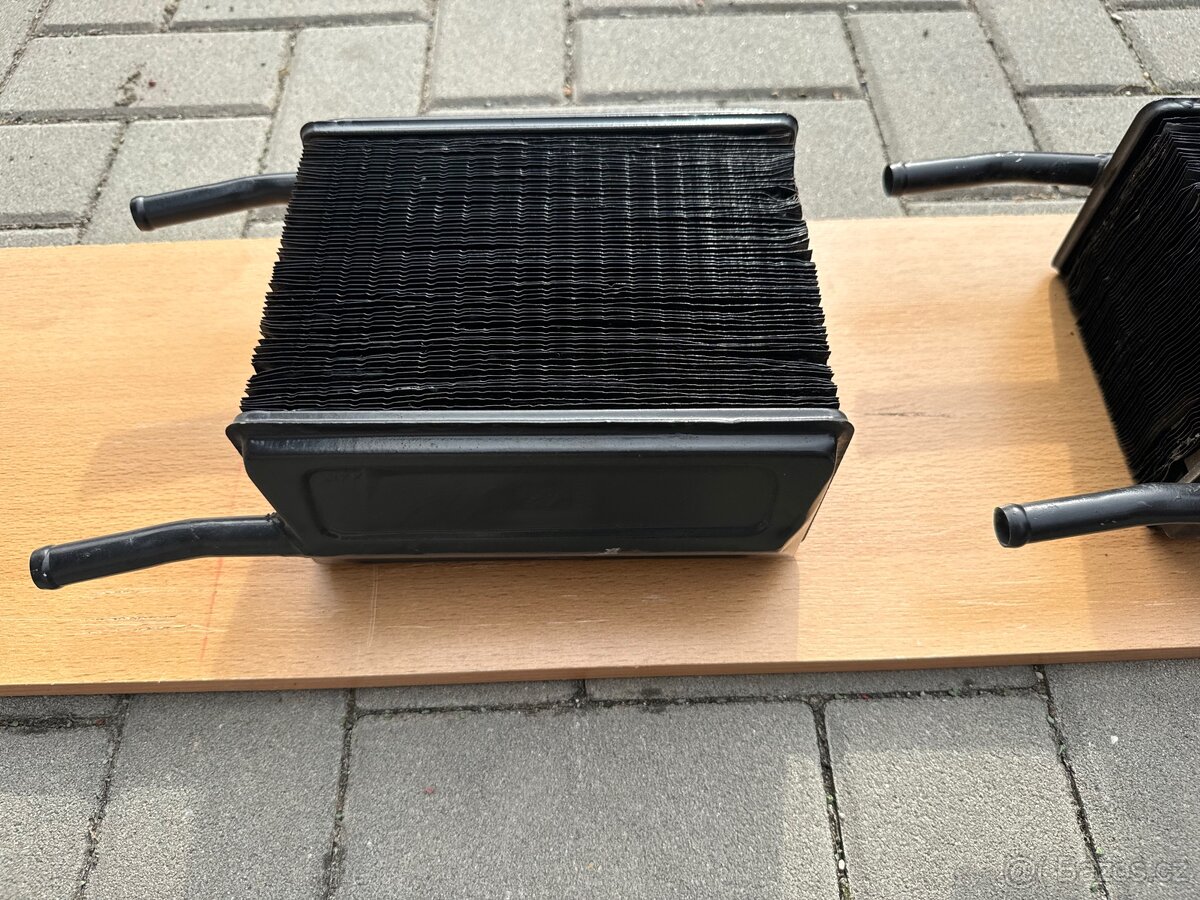 Volha Gaz 24, nový originální chladič topení - 3