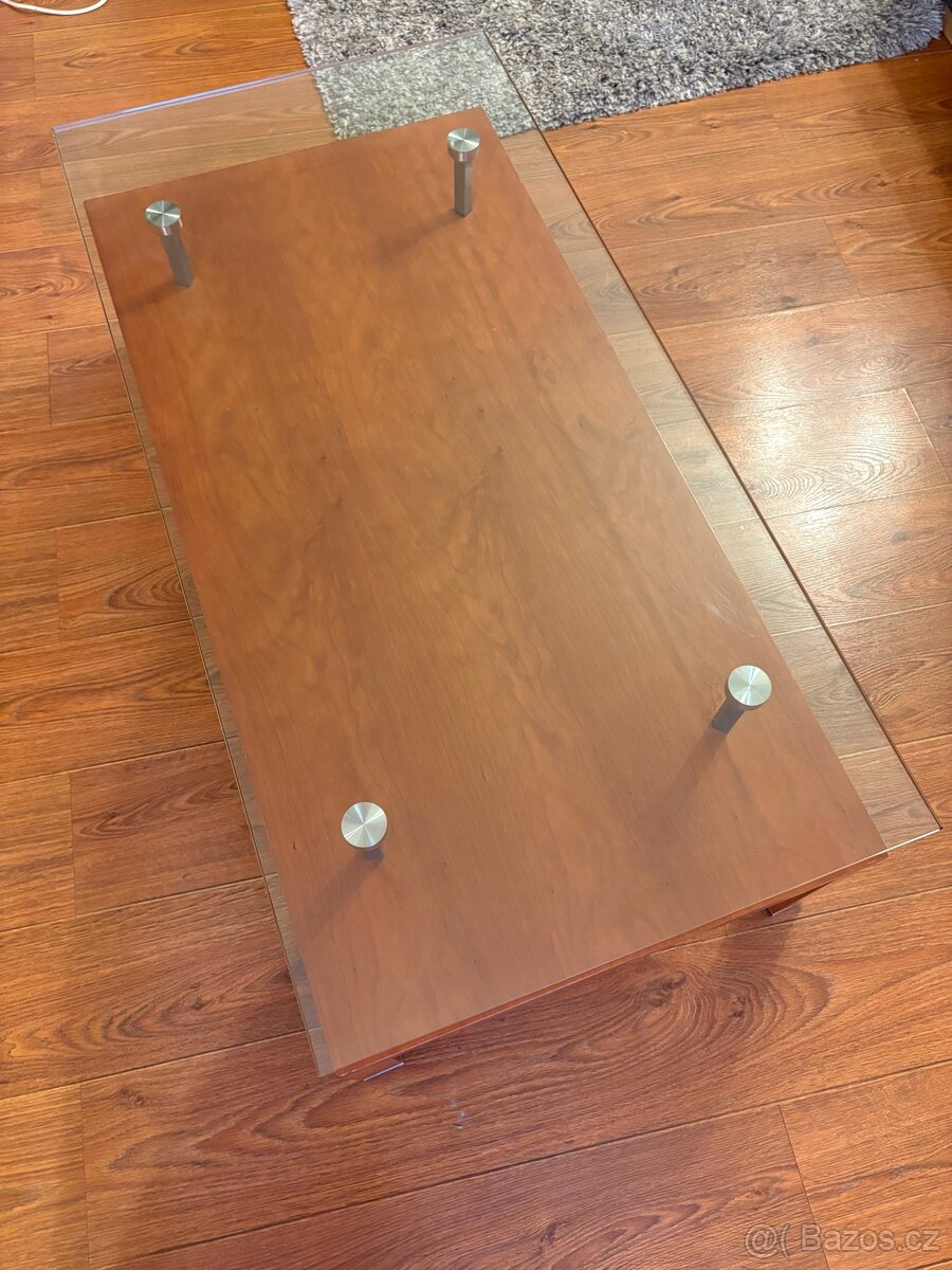 Prodám velice zachovalej stůl - masiv třešeň - 3