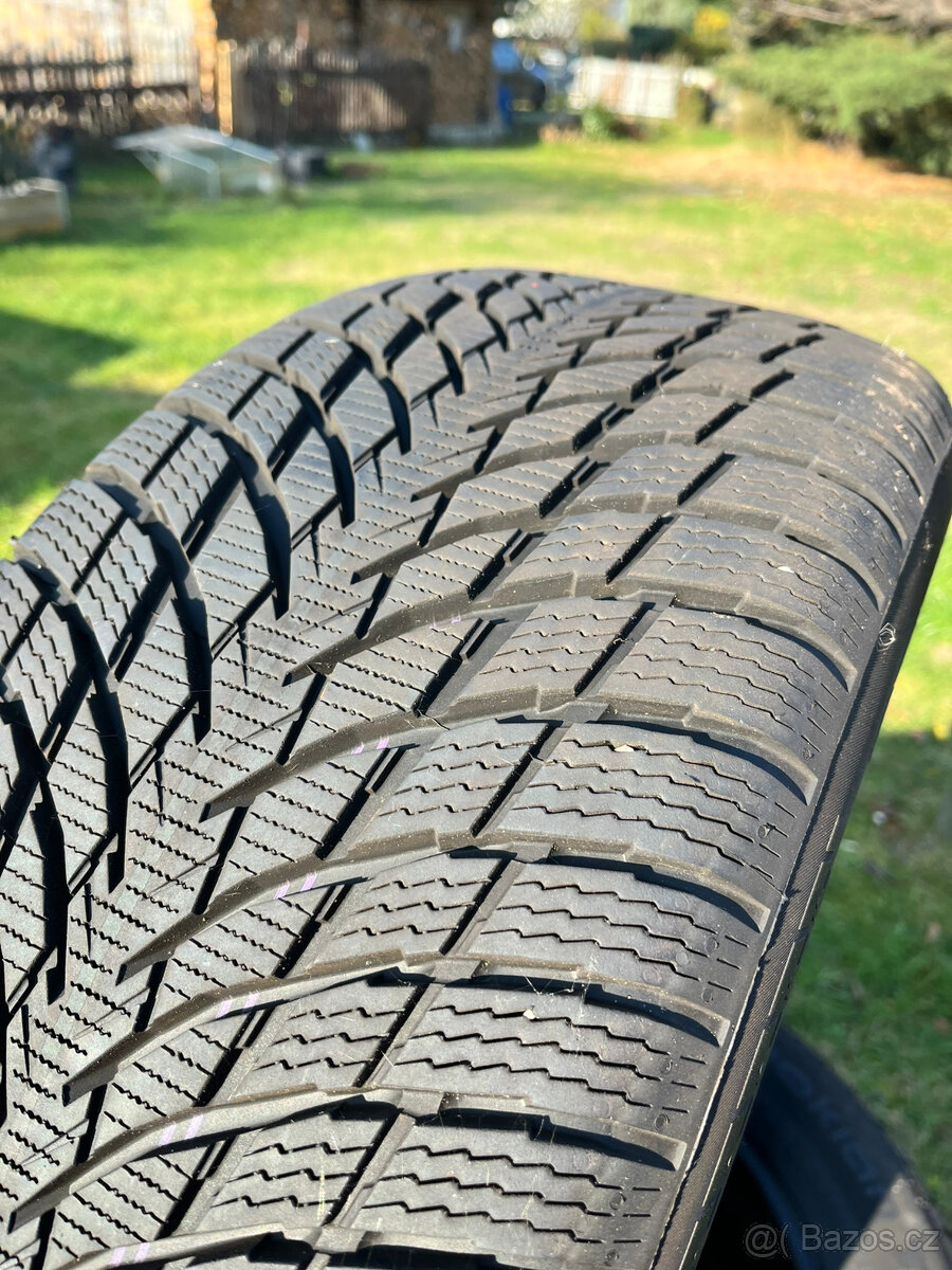 Zimní pneu Nokian Snowproof 235/55 R17 - 3
