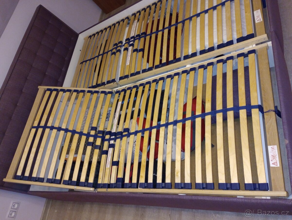 Manželská postel + noční stolky a komoda - 3