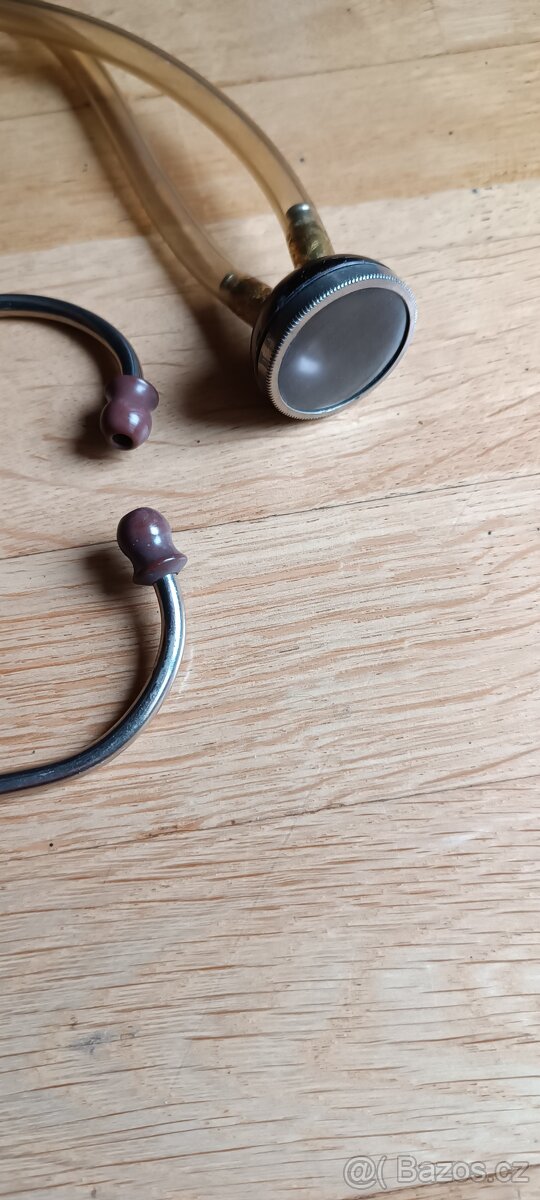 Staré lékařské naslouchátko - 3