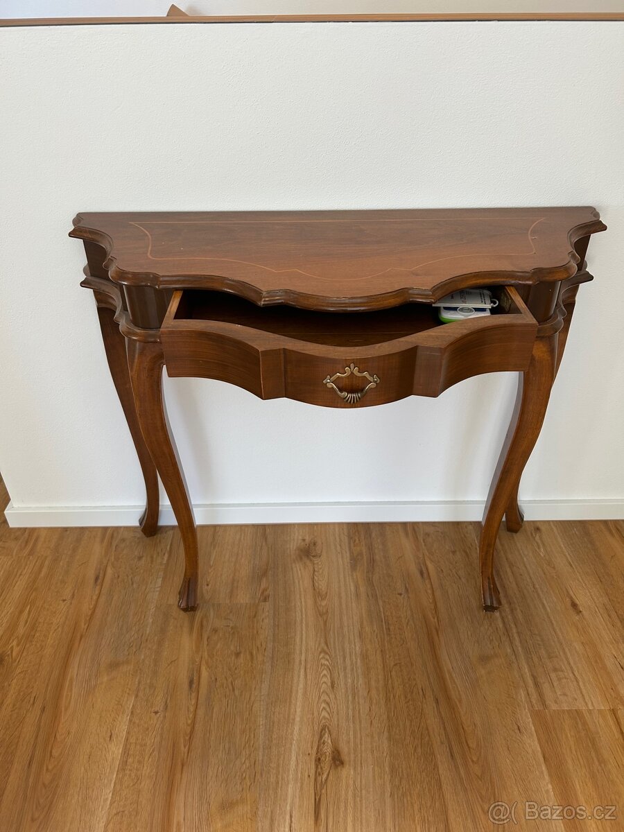 Konzolový stolek - 3