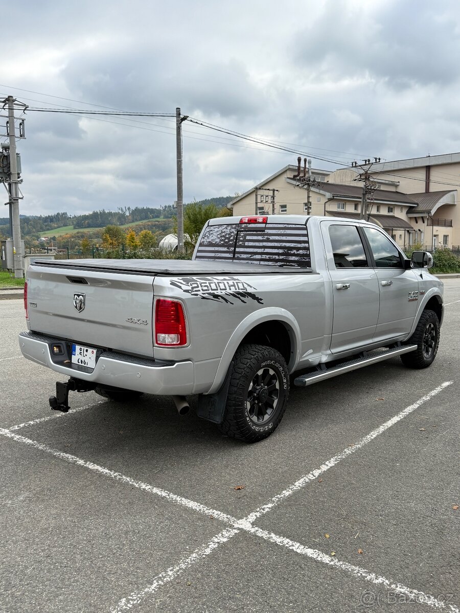 DODGE RAM 2500 HEAVY DUTY—6.4 V8 HEMI—2016–Laramie—VZDUCH—
