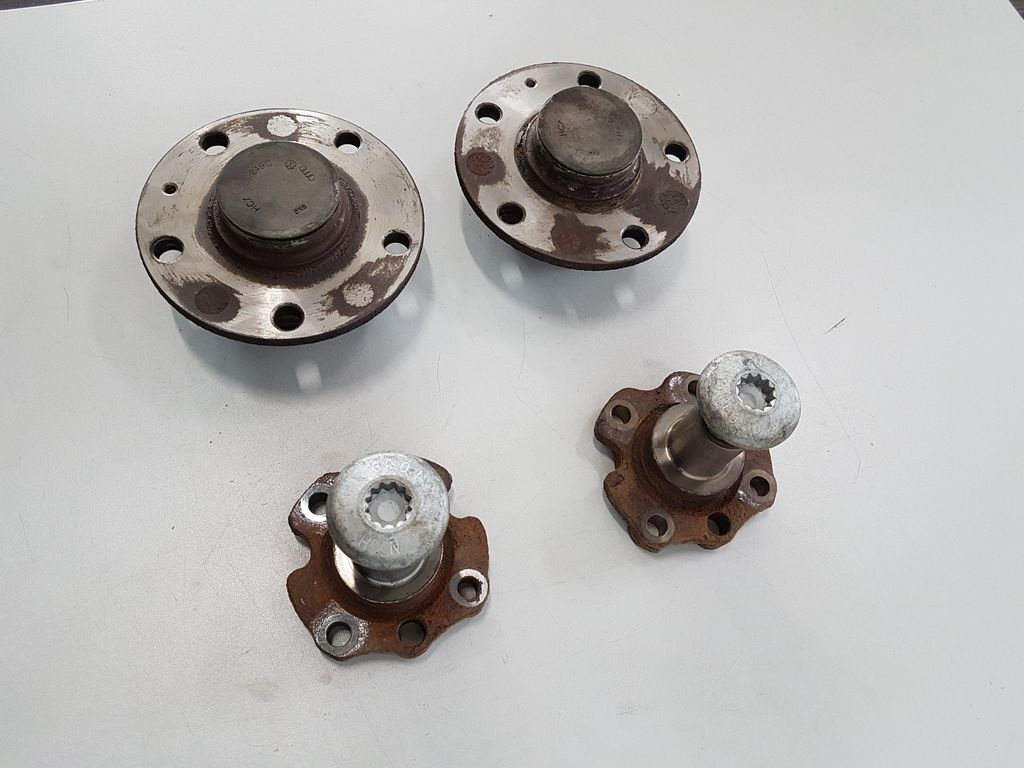 Náboj, ložisko, trn zadní nápravy Škoda Octavia III - 3