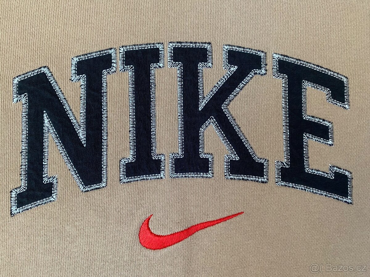 Mikina NIKE s výšivkami vel. M jako nová - 3