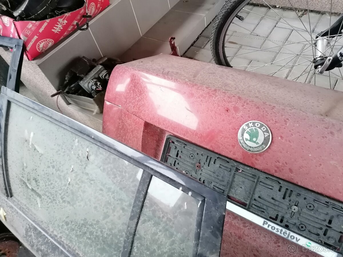 Víko kufru Fabia sedan - 3