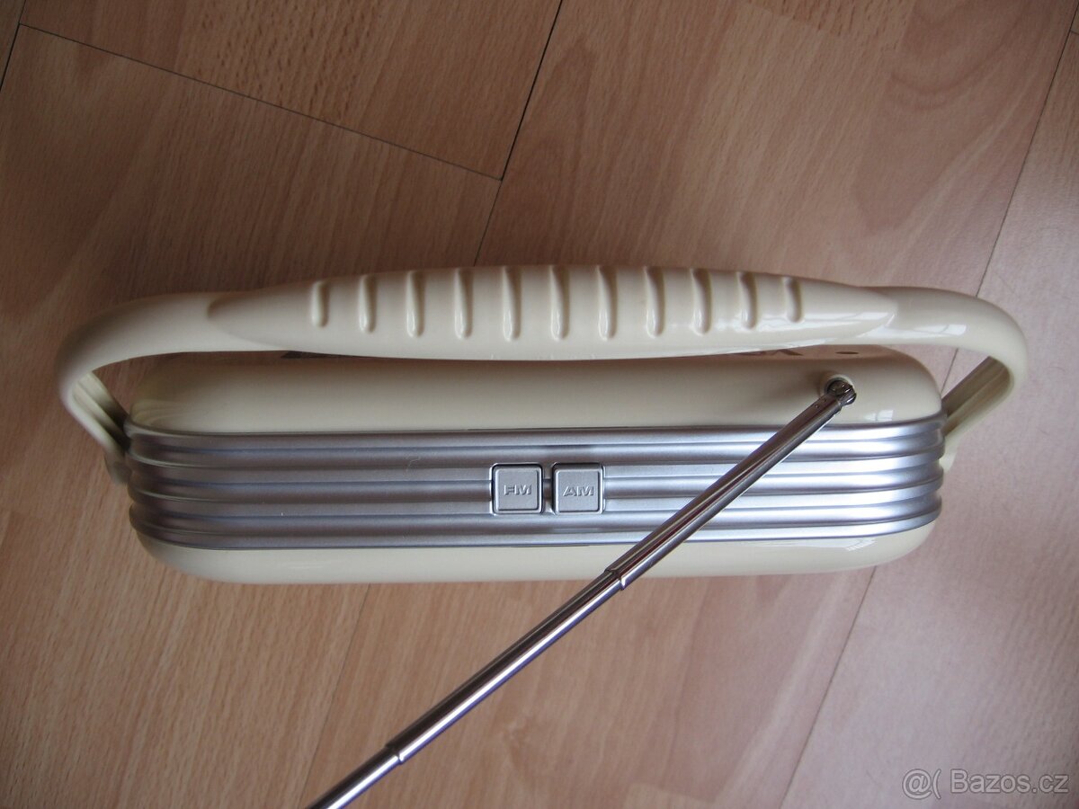 Přenosné FM retro rádio zn. Hyundai - 3