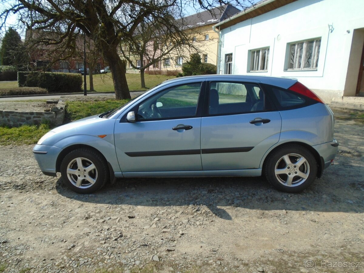FOCUS1.6i.74kw,152000km,serv.kniha,r.v.2004,autom.klima - 3