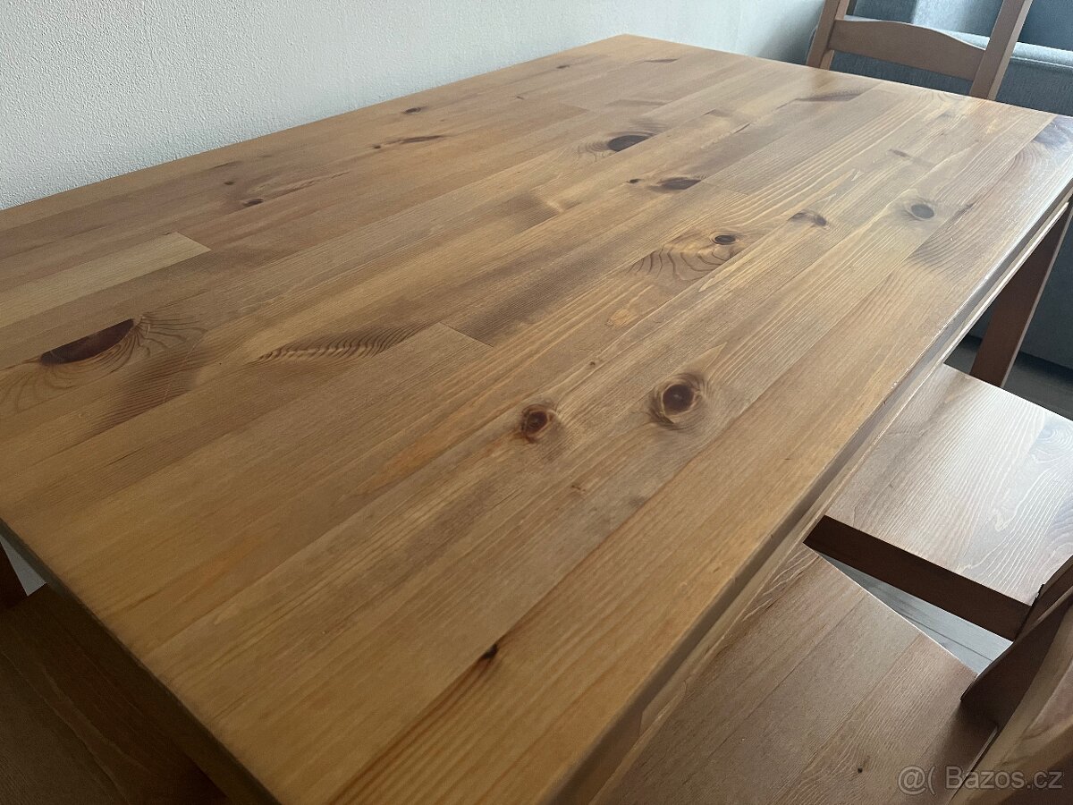 Hnědý stůl a žídle - 3