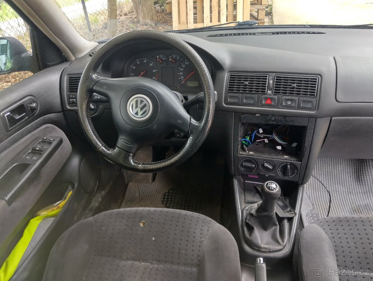 VW Golf 4 1.6 - 3