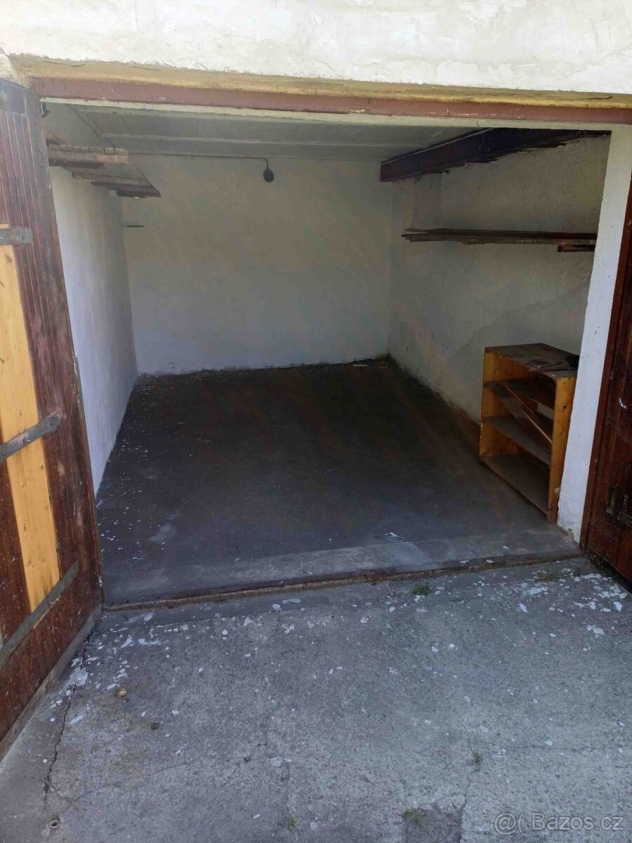 Prodej garáže 14 m², rozměr 3x4,7 m - 3