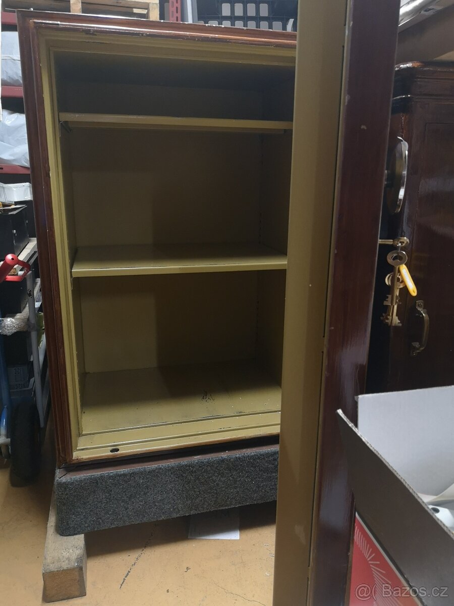 trezor Kovona typ A 885 s fládrem - 3