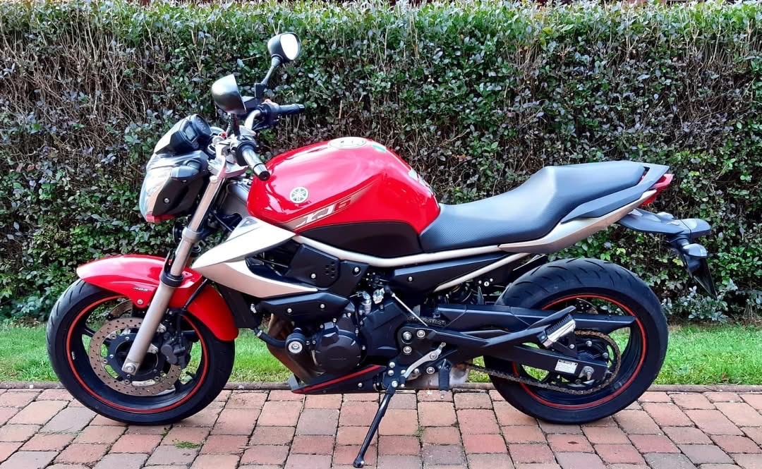 Yamaha XJ6 ABS (2011) - 3