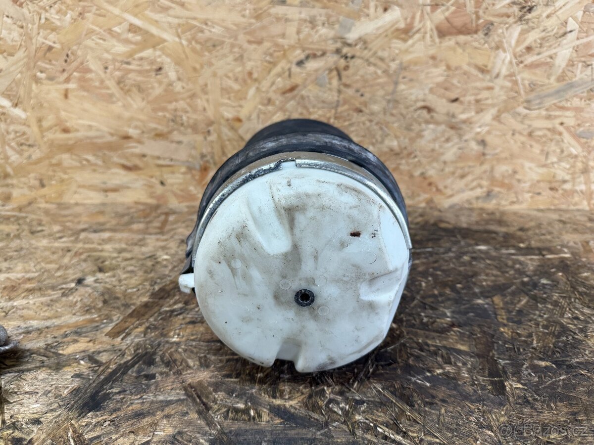 ZADNÍ MĚCH AUDI A6 4F - 3