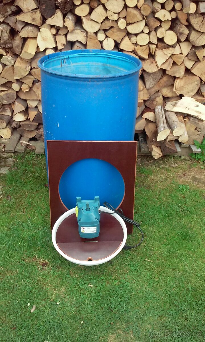 Elektrický drvič šroťák pro mletí ovoce na 220V / 1,8kW - 3