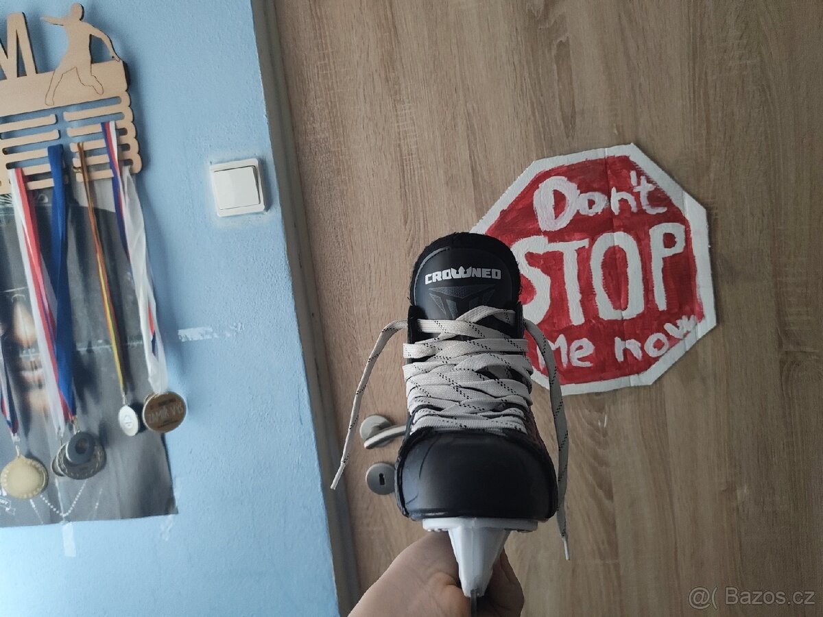 Crowned Attack 100 - 3