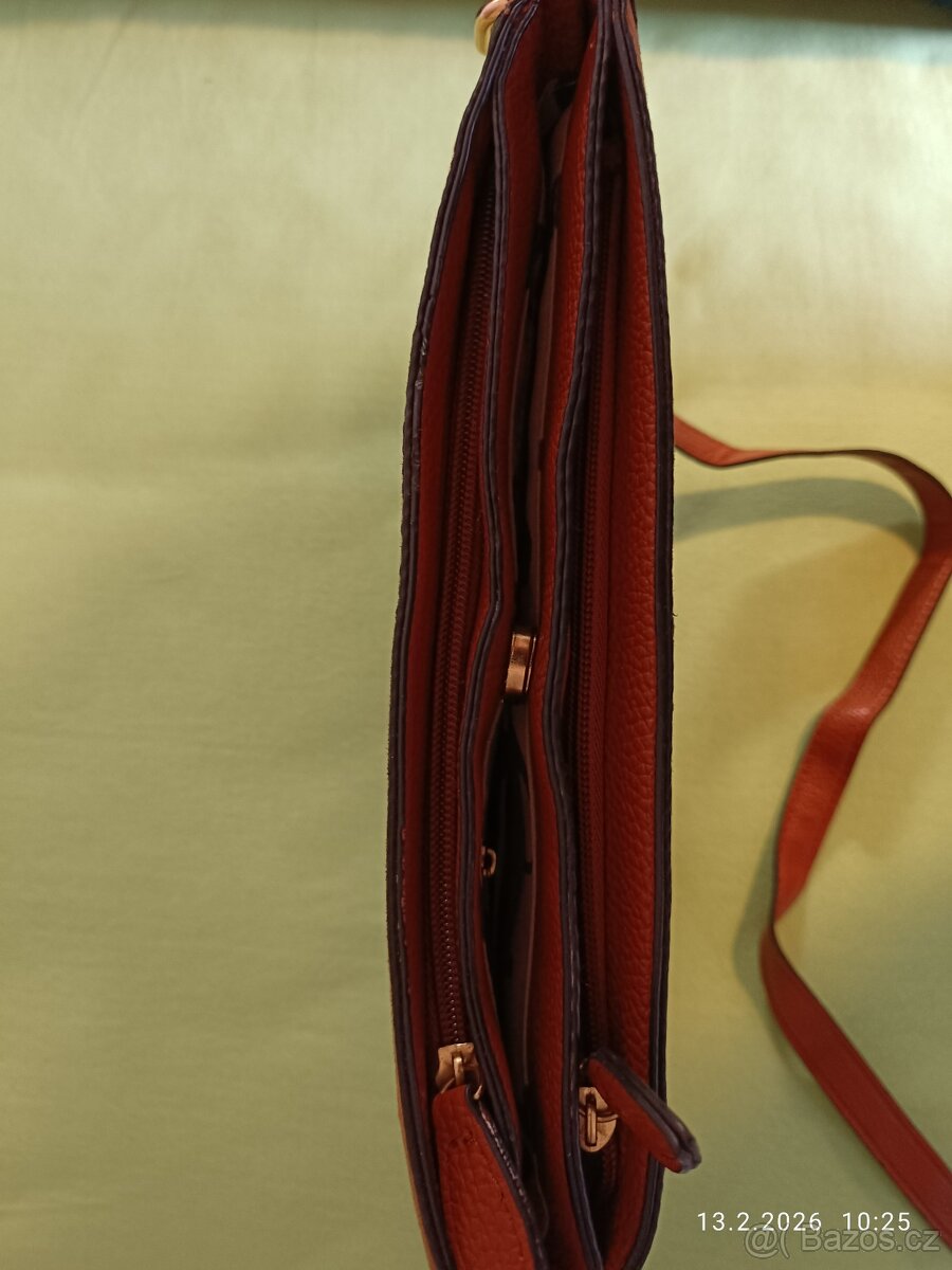 Prodám DÁMSKOU HNĚDOU KABELKU - 3