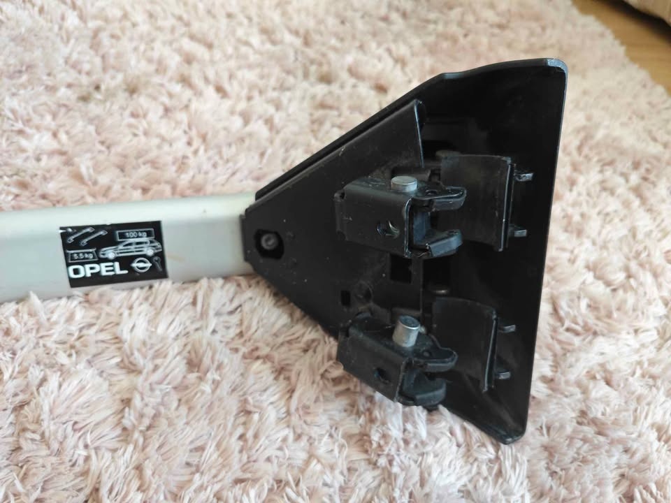 Střešní nosiče na Opel Vectra - 3