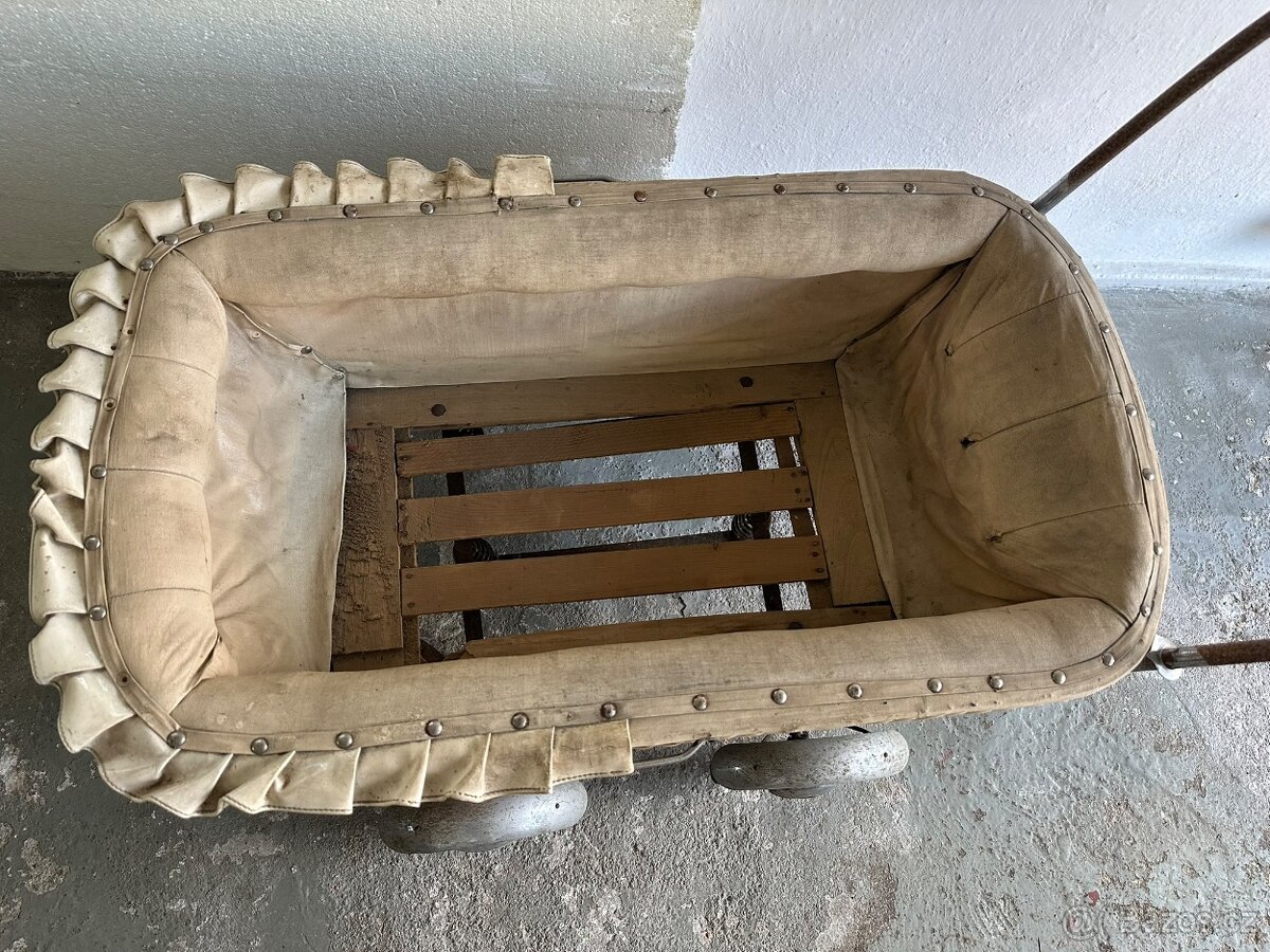 Historický kočárek - 3