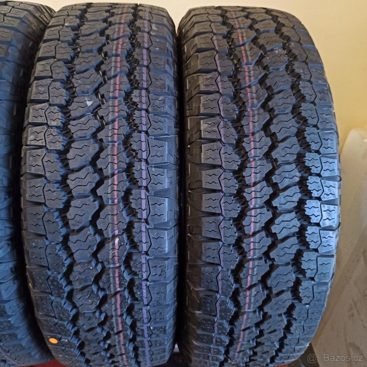 Goodyear 215/70 R16 104T 9,5mm