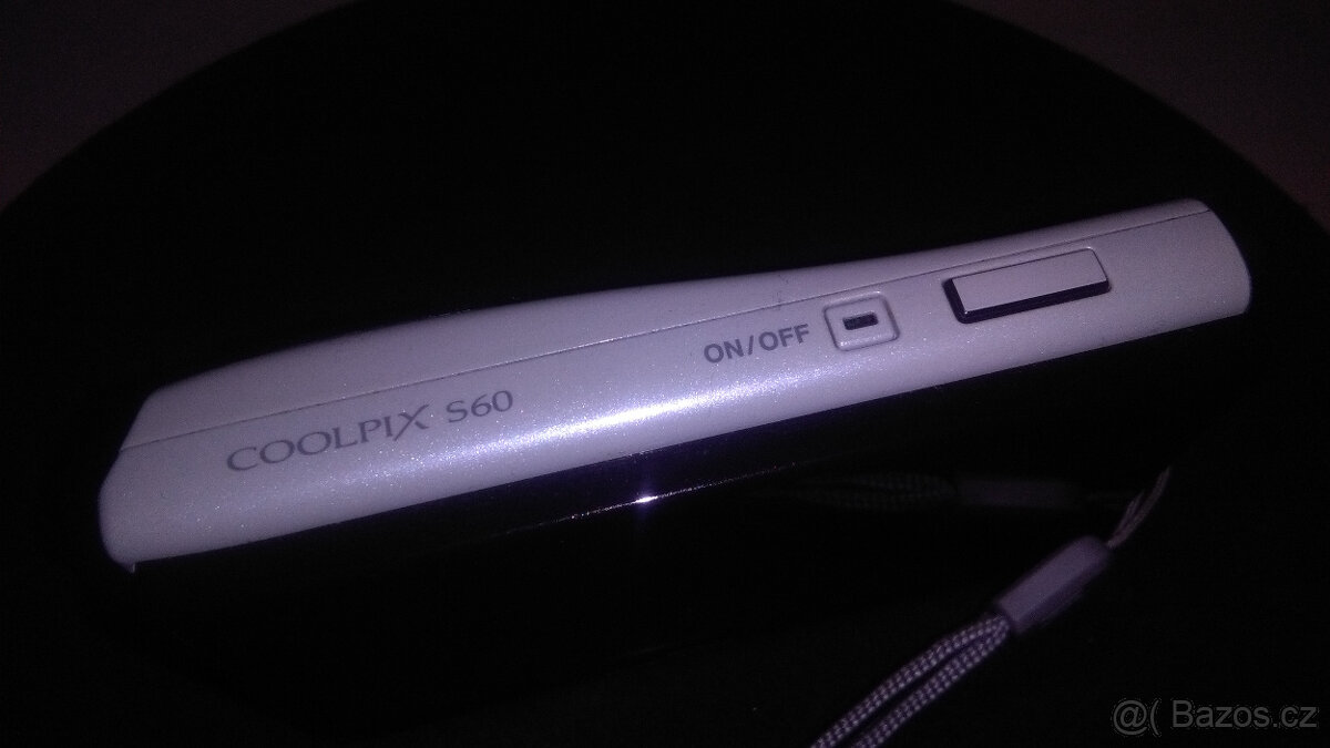 Nikon COOLPIX S60 - 3