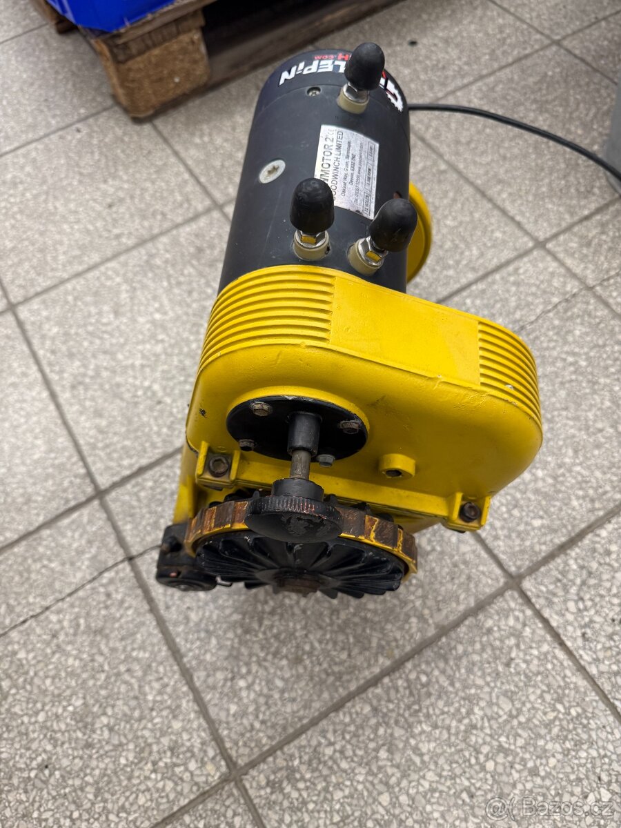 Naviják Warn s rychloběžkou M8274