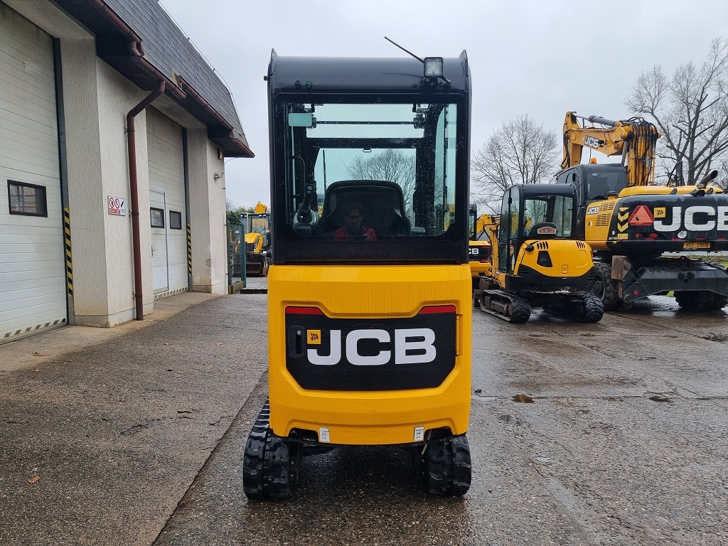Demonstrační JCB 19C 220mth, hydraulická svahovka - 3