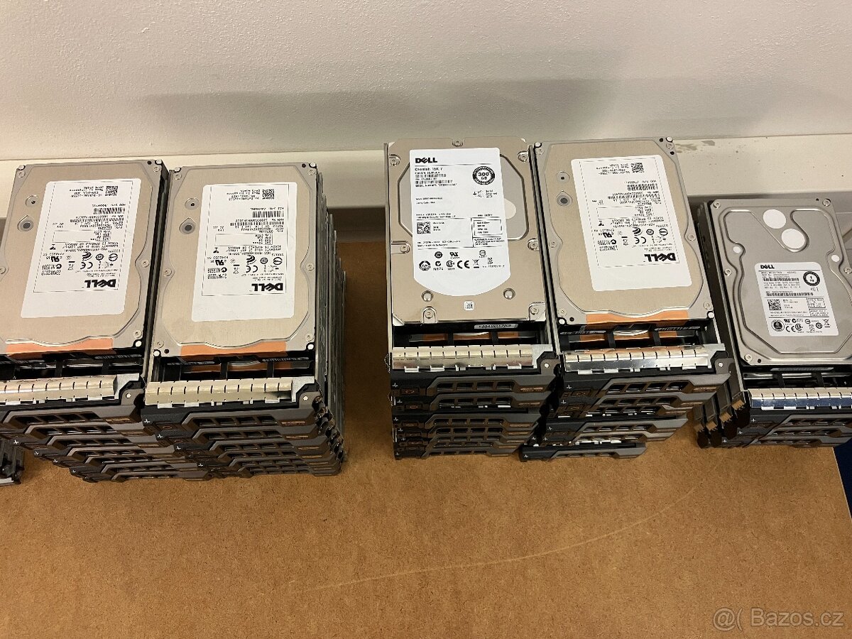 Pevné disky HDD SAS - větší množství - 3
