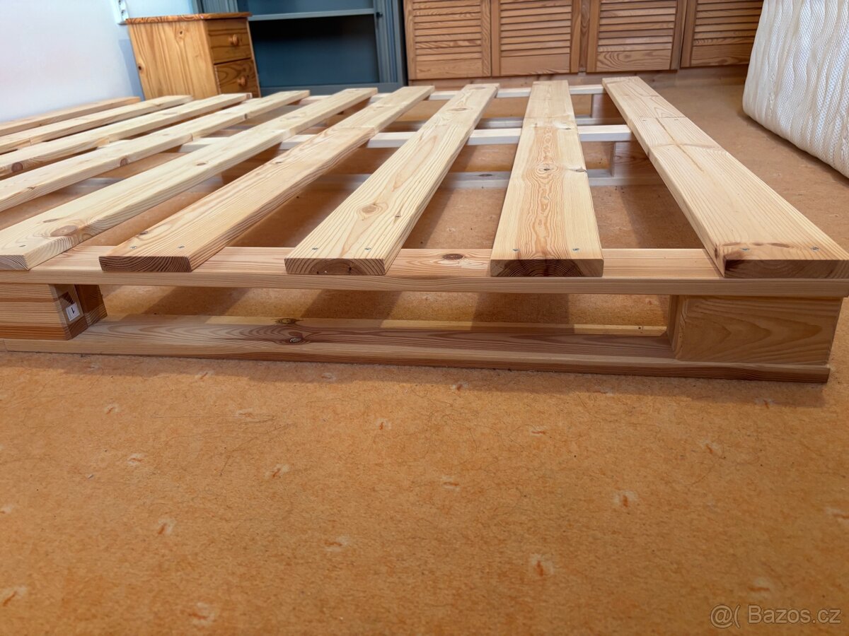 Manželská postel paletová - 3