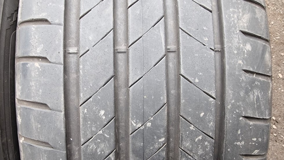 Letní pneu 255/45/19 Bridgestone - 3