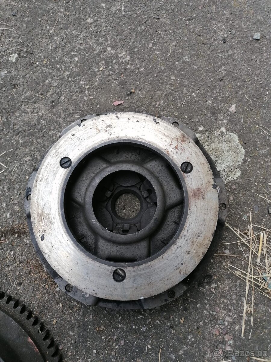 Renault 4CV náhradní díly - 3