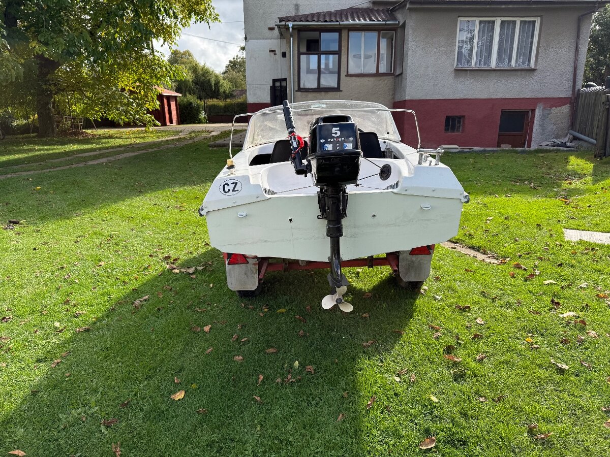 Loďka 5hp motorový člun - 3