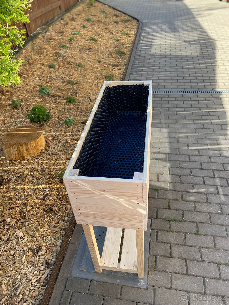 Vyvýšeny truhlík - 3