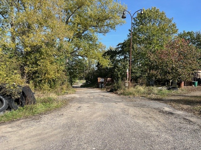 Pronajmu 2000m2 oplocené, zpevněné plochy nedaleko Dukovan - 3