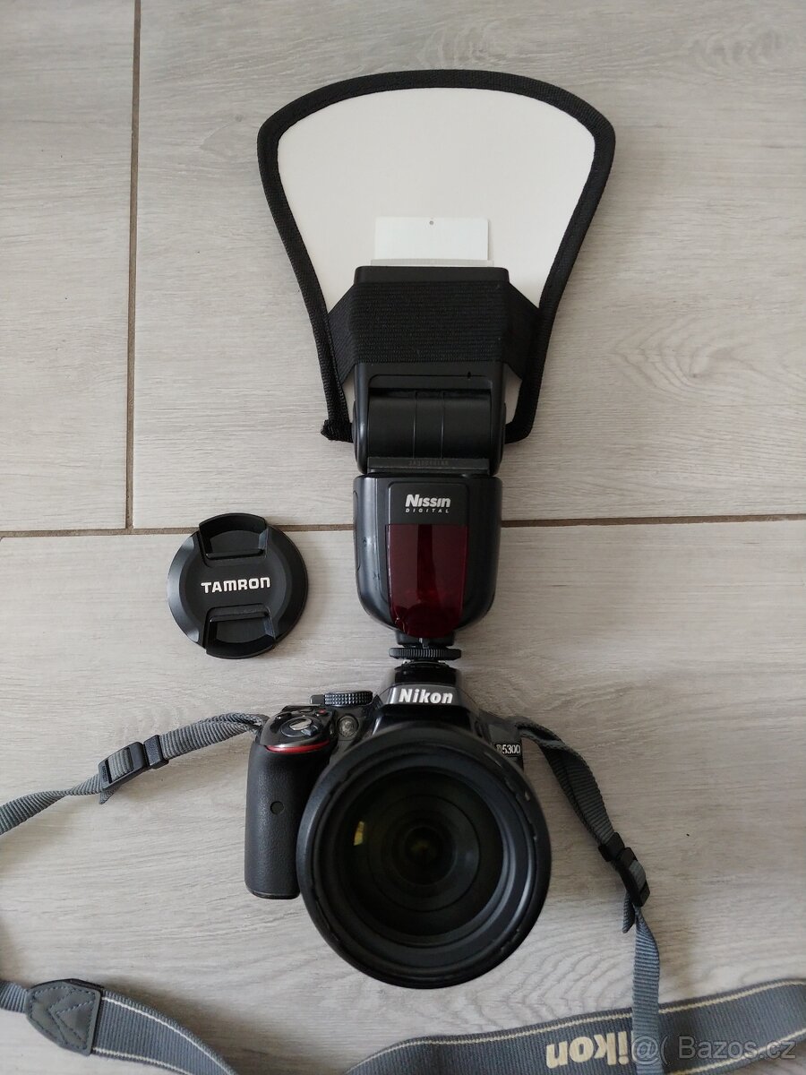 Nikon D5300 a bohaté příslušenství - 3