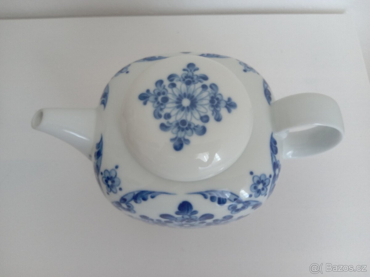 Porcelánová konvička - 3