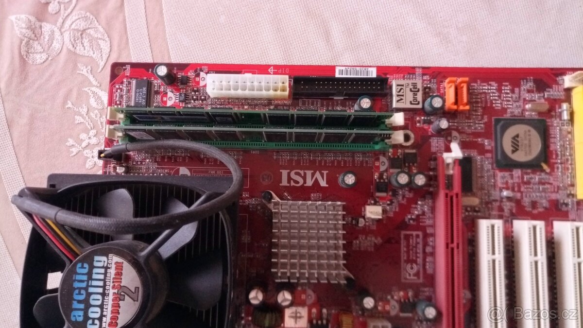 Legendární základní desku MSI KT6V s procesorem a 1GB RAM. - 3