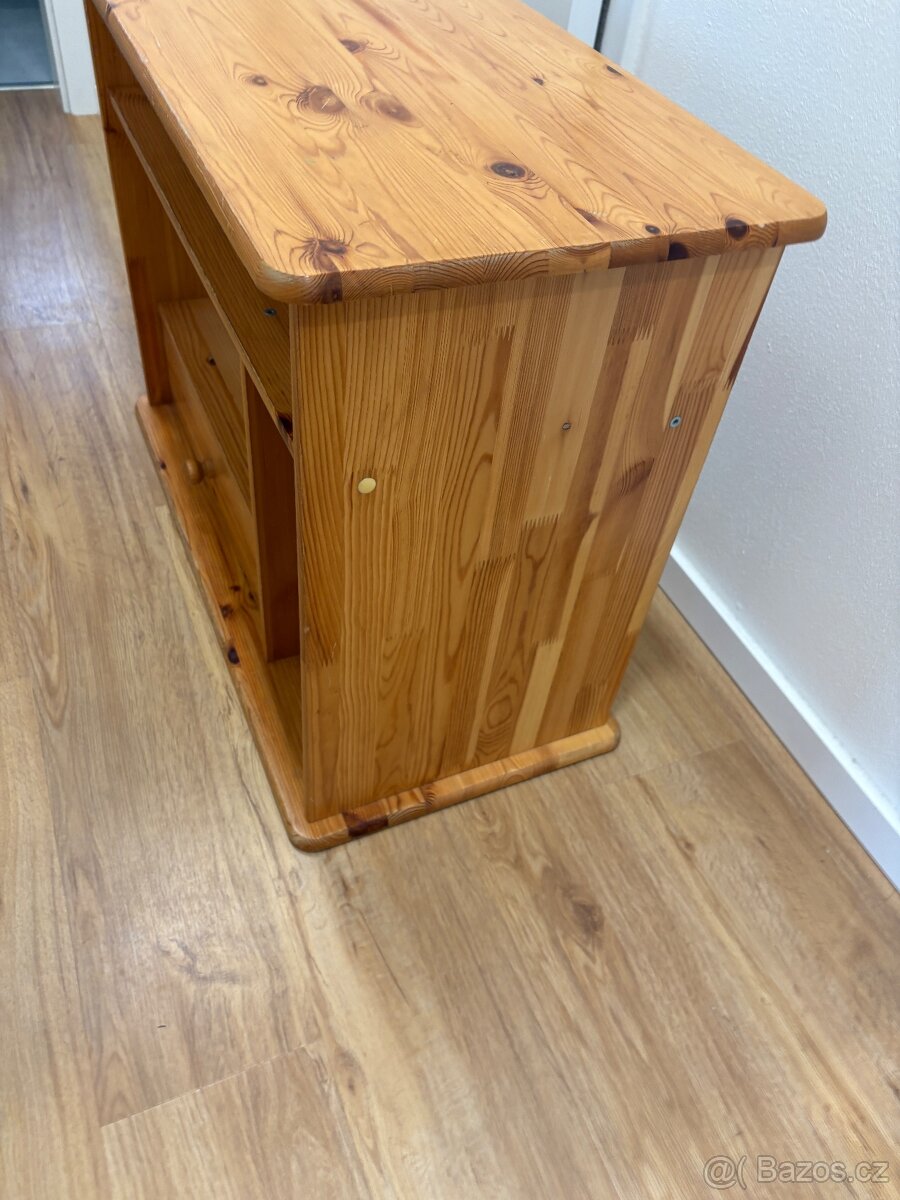 Dřevěná komoda s šuplíkem - 3