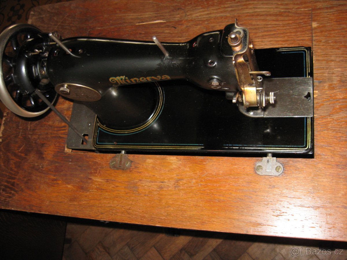prodám šicí stroj MINERVA - 3