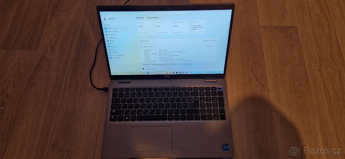 Dell Latitude 5520 - 3