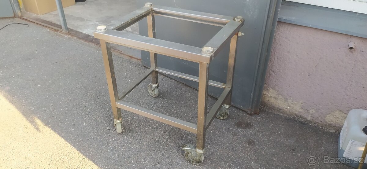 Podstavec pod konvektomat - 3