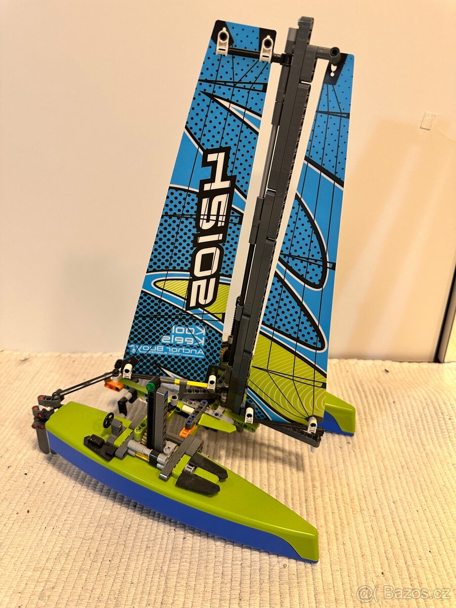 Lego Technic katamarán 42105 - 3