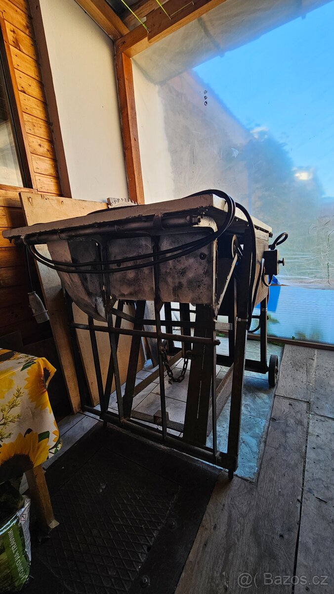 Cirkulárka s kolébkou. - 3