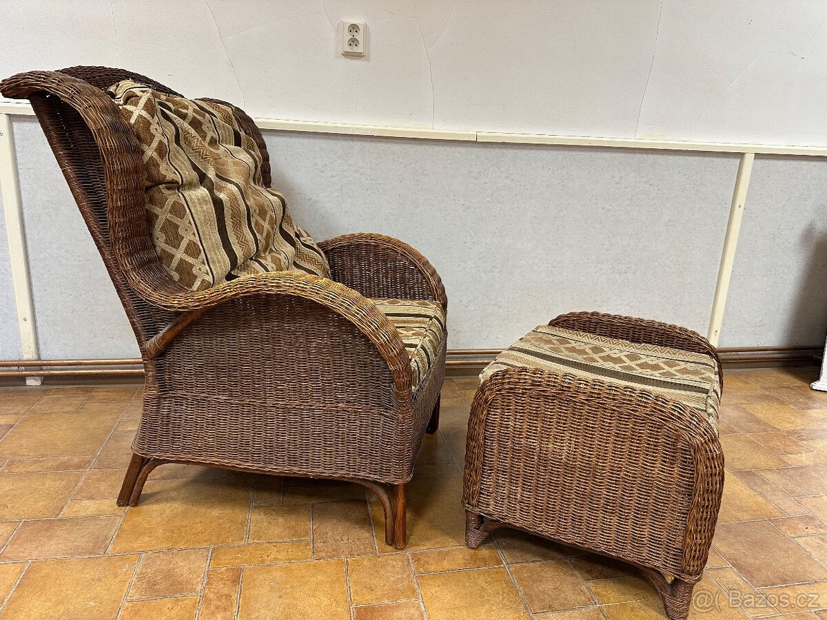 RATANOVÉ KŘESLO S PODNOŽNÍKEM - 3