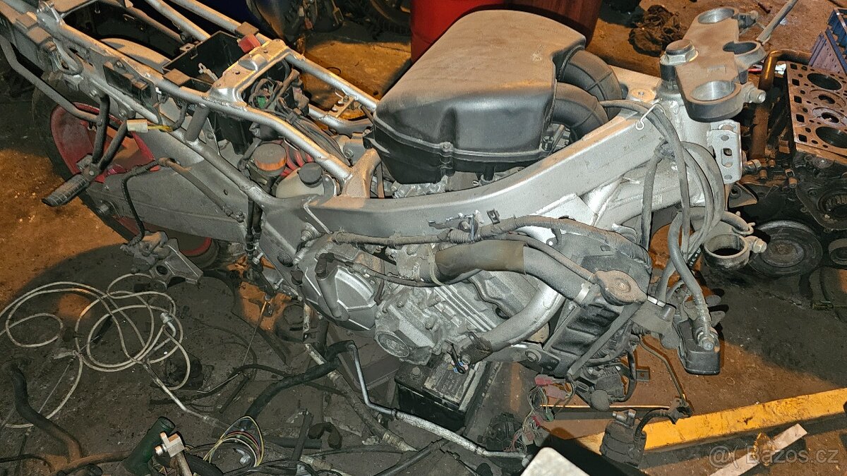 Honda CBR 600 F PC 25 díly motor vidlice rám doklady - 3