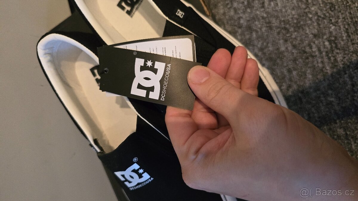 Nové dámské černé boty DC vel.40 - 3